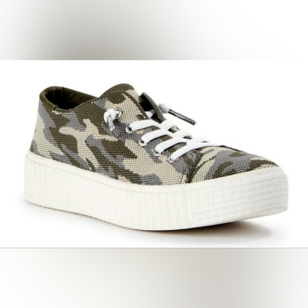Madden NYC camo slip on platform sneakers size 9